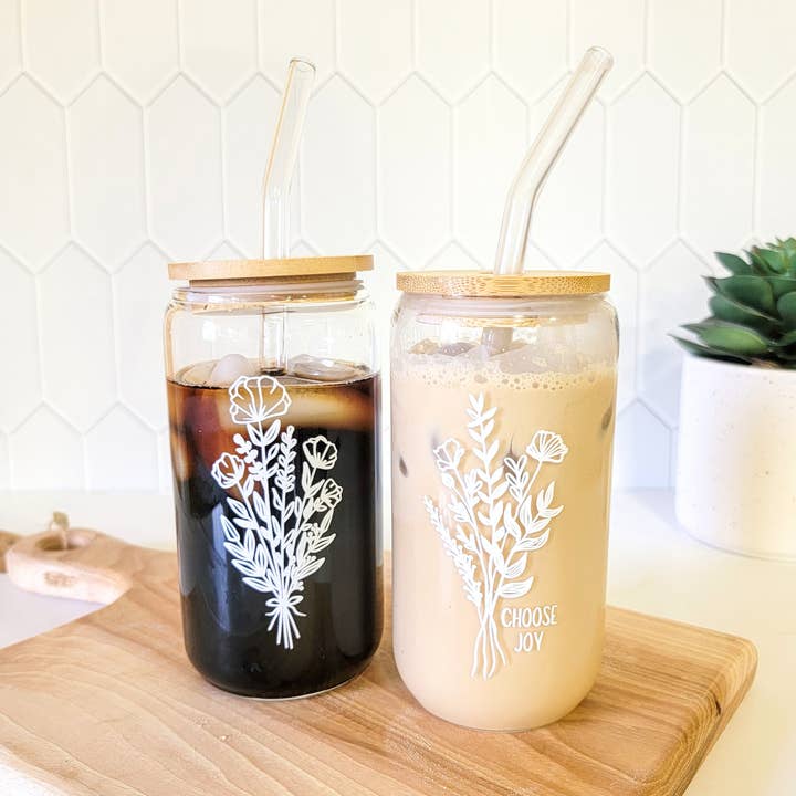 Scripted Pearl - Wholesale Drinking Glass/Cup - Floral Iced Coffee Glass Can with Bamboo Lid and Straw