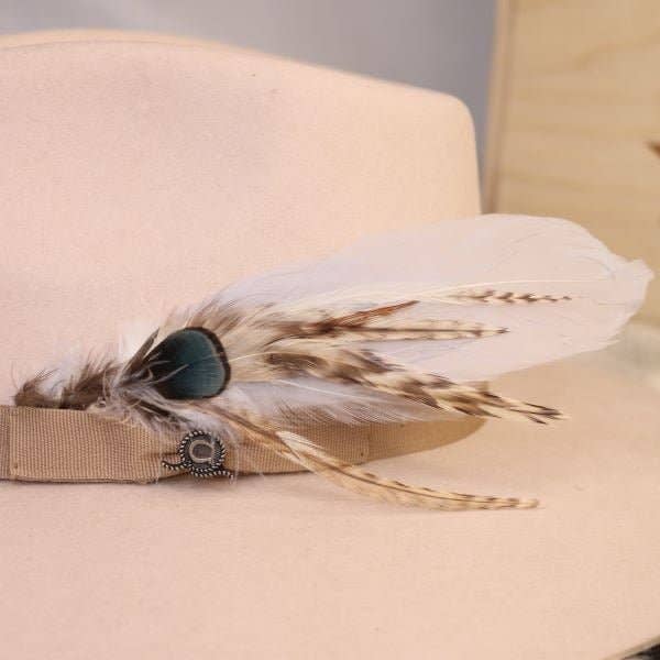 Willow Lane Hat Co. - Vente Accessoire pour chapeau – femme - Chapeau à plumes Accent - Sweet Cream3