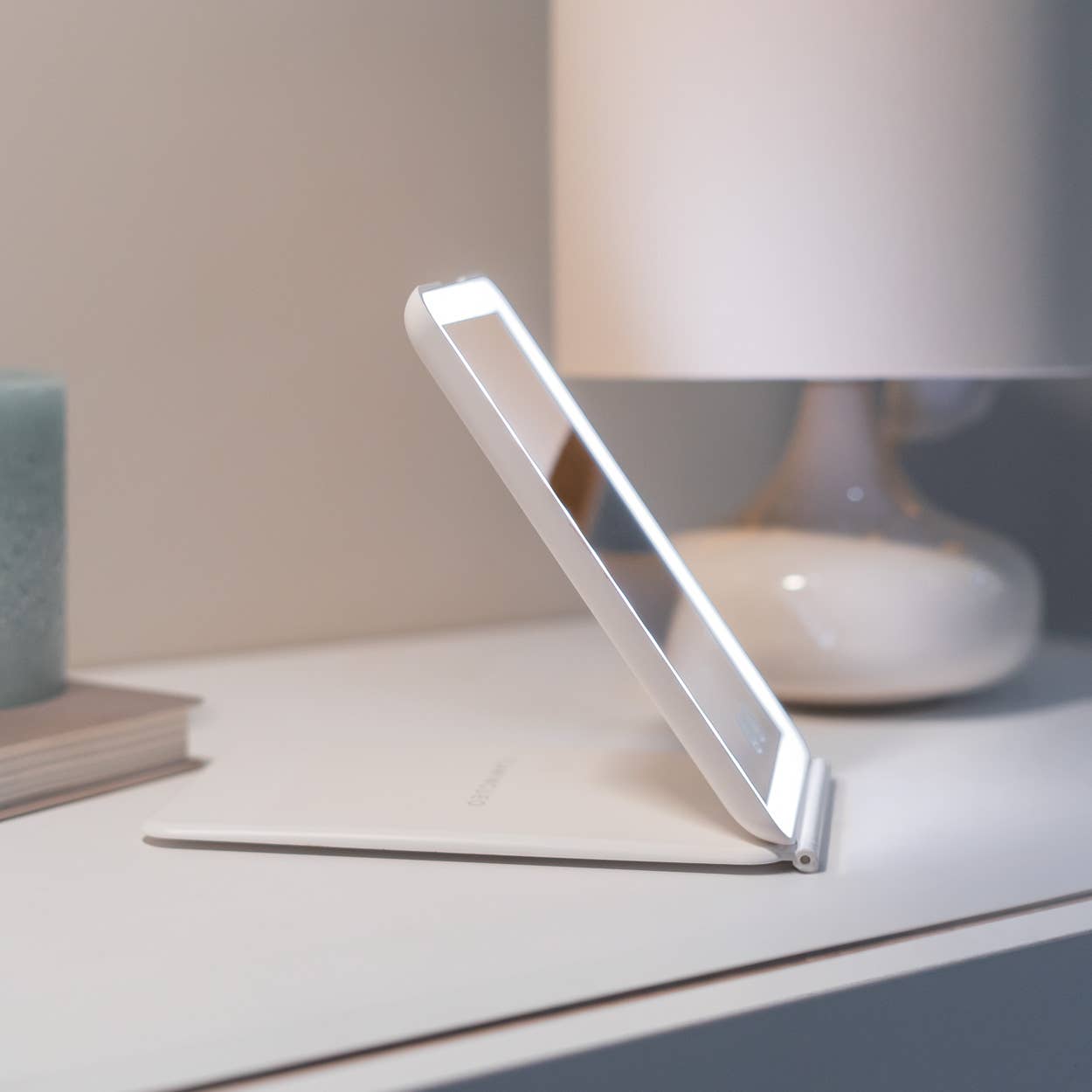 Flamingueo – Espelho para maquilhagem por atacado – Espelho de Viagem com luz LED AIRE SÓ FICHA EUROPEIA5