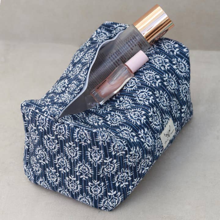Trousse de toilette Blockprint bleu indien pour la vente par Love Ibiza