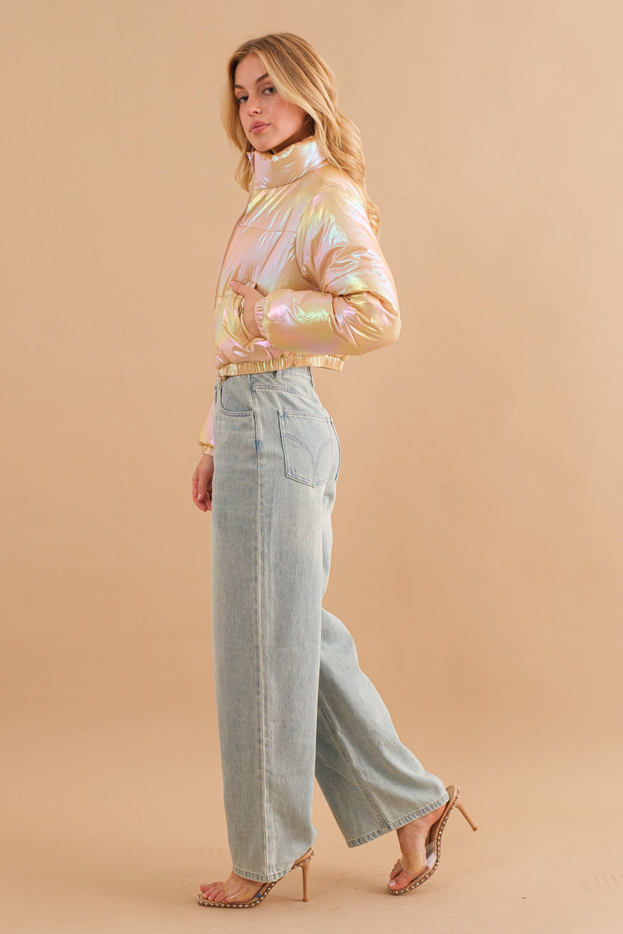 Blue B – Blusão - Mulher por atacado – 61220J - Blusão Puffer Metalizado Puffer Crop Zip Up19