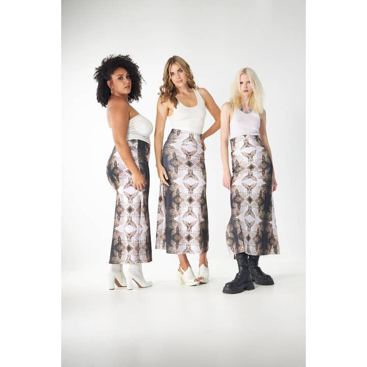 Falda midi ajustada Babs - Diseño de impresión de gárgolas en sepia para venta al por mayor de Babs Boutique NYC