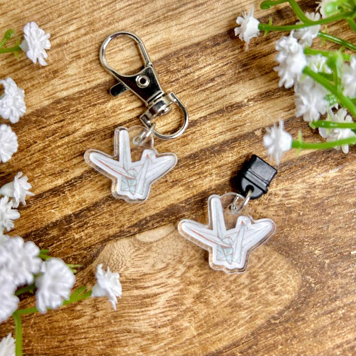Awfullynerdy.co - Wholesale Charm/Dangle Bracelet - Manacled Paper Crane USB-C Dust Plug