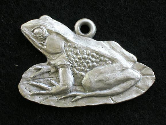 Schumann Sculpture - Vendita all'ingrosso Decorazione - Ornamento in peltro a forma di rana, ornamento in peltro a forma di rospo, ornamento natalizio a forma di animale, ornamento della fauna selvatica, scultura in metallo a forma di rana, arte naturalistica1