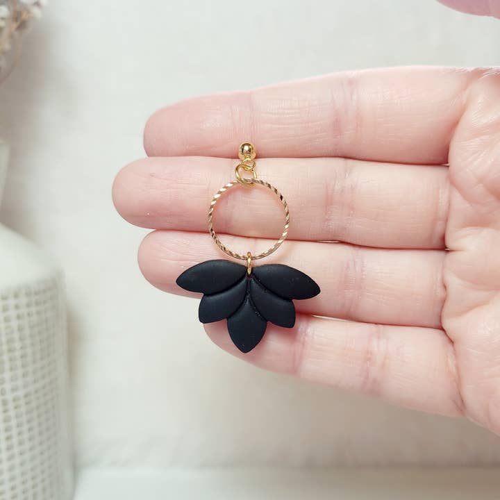 Spiegel Clay - Wholesale Dangle Earrings - Lotus dangle3