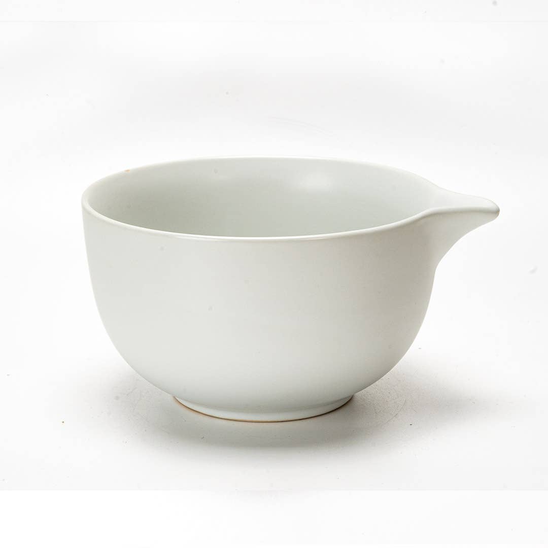 Urban Tokyo - Wholesale Bowl - 10oz Matcha Latte Bowl With Spout White Matte (1/36)3