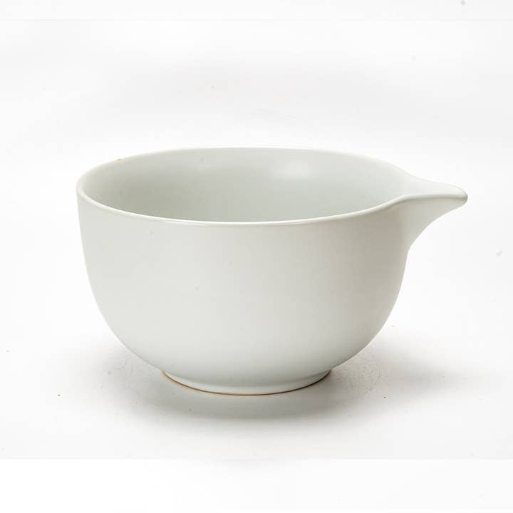 Urban Tokyo - Wholesale Bowl - 10oz Matcha Latte Bowl With Spout White Matte (1/36)3