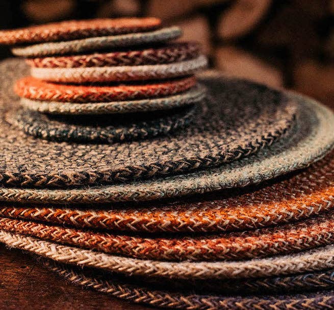 BRITISH COLOUR STANDARD – wholesale Placemat – Jute Placemats 27cm in Tangerine/Natural, Tied Set of 43