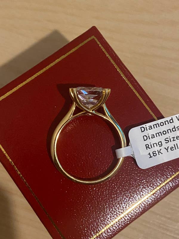 Fashionandjewels Ltd – Engroshandel Forlovelsesring – 18 karat guldring med prinsesseslebenet laboratoriedyrket diamant 4,08 ct3