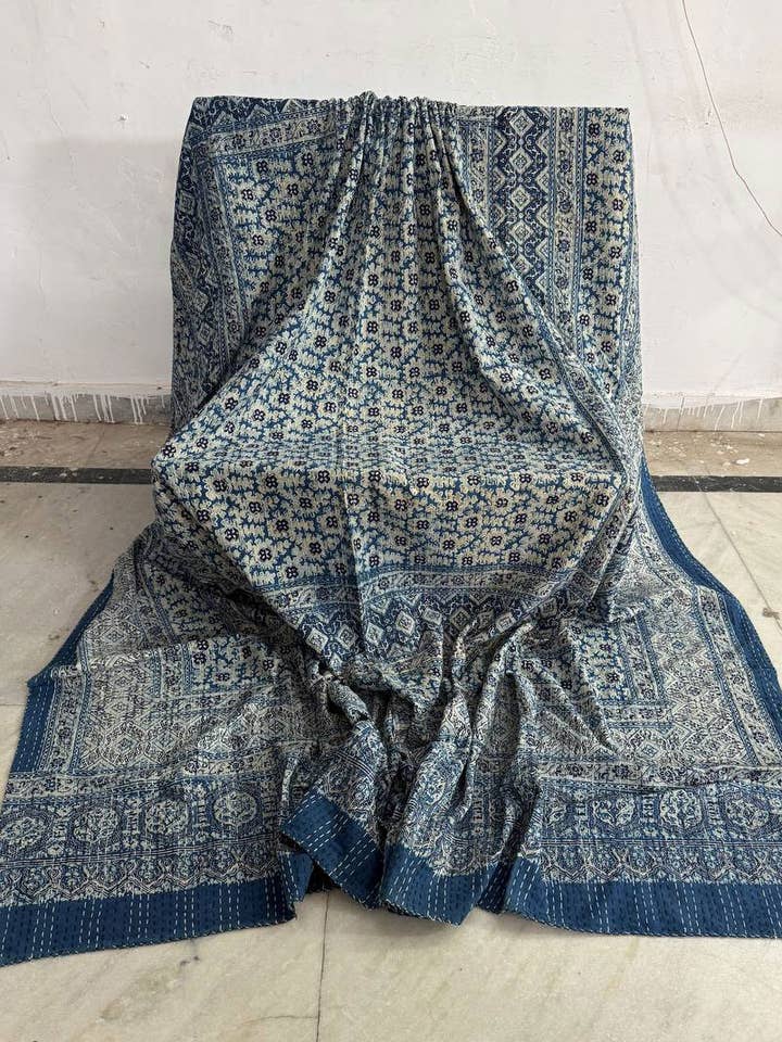 Colcha de algodón Kantha estampada a mano. para venta al por mayor de GYPSY STUDIO