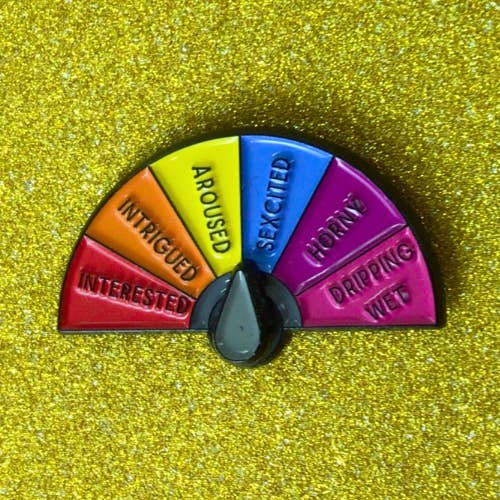 Vivrant Vixen - Vente Épinglettes/boutons - Épinglette Horny Meter en émail doux 2