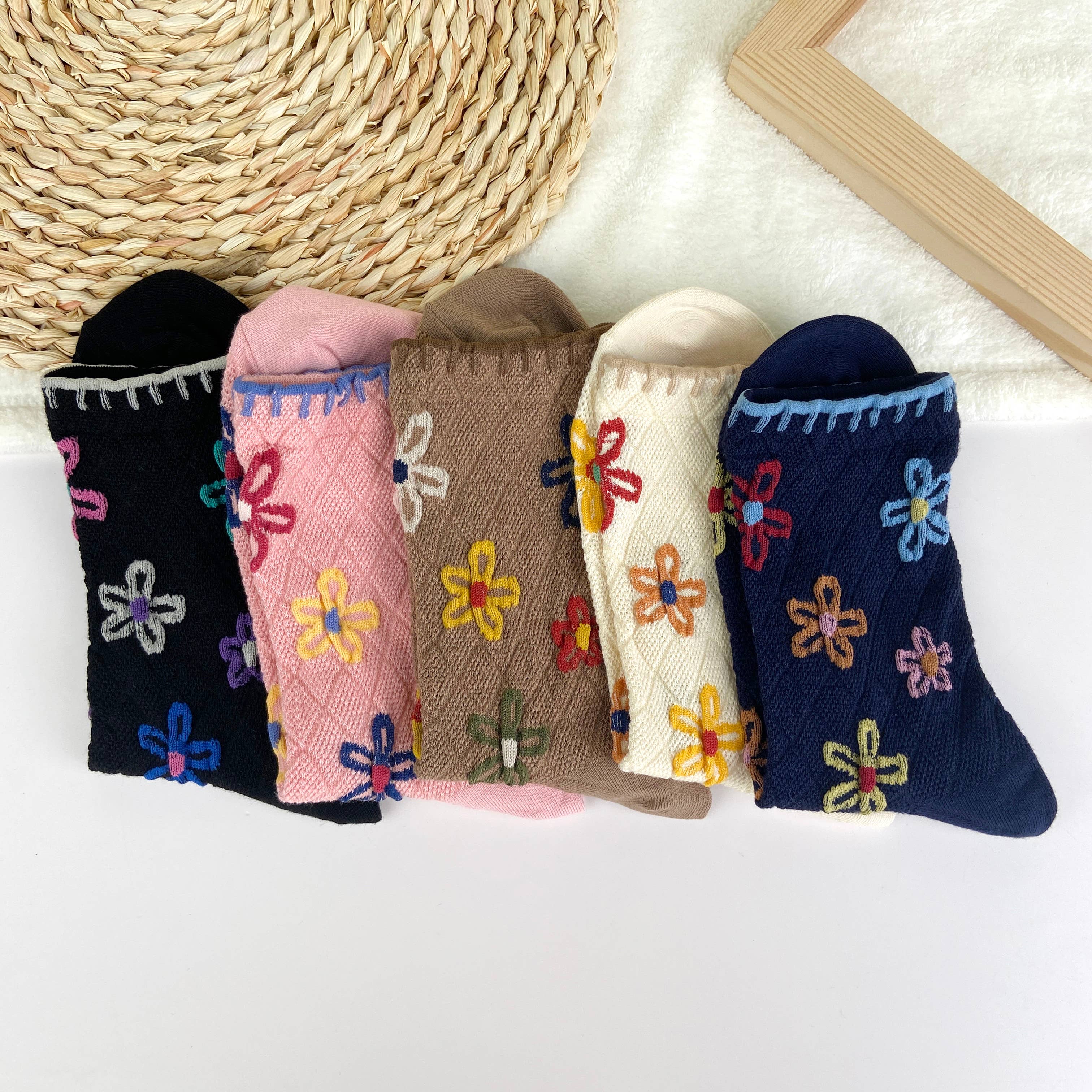 SoapElenGlen - Wholesale Socks - Women's - Women's mid-calf floral socks1