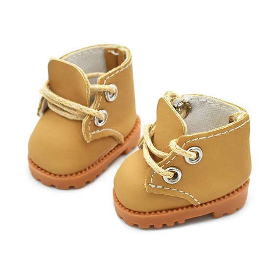 Bottes Martin marron faites à la main Chaussures Vêtements de poupée pour la vente par Sparkling Extras