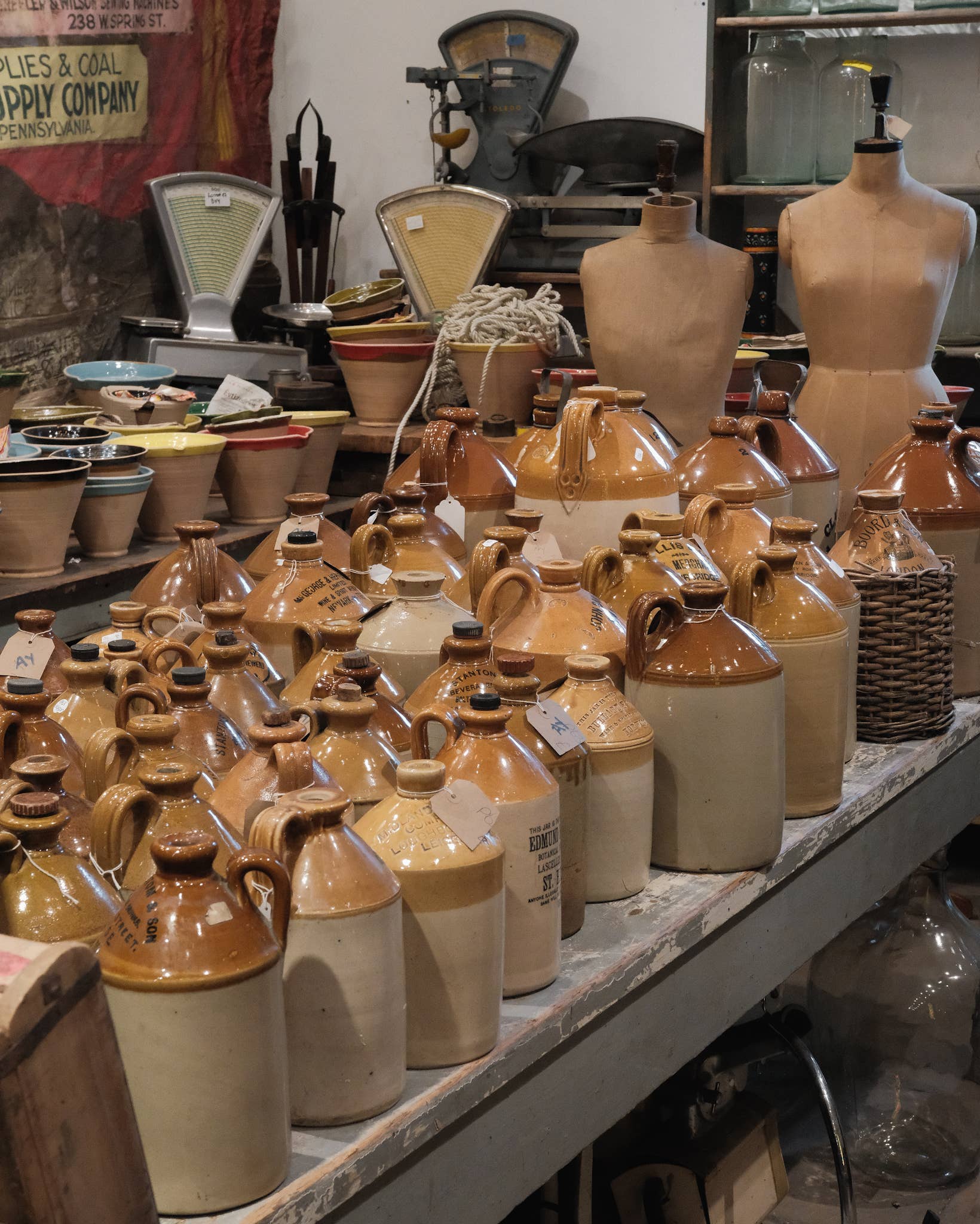 Golden Oldies Antiques - Wholesale Kan - Rustieke aardewerken kruiken uit Engeland - Boerderij botanische decoratie4