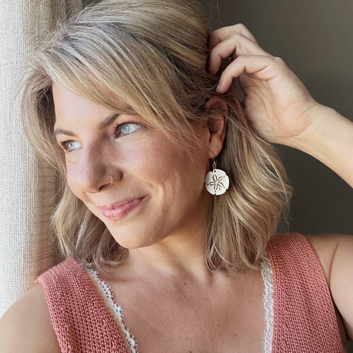 Wicket Goods - Wholesale Dangle Earrings - Sand Dollar1