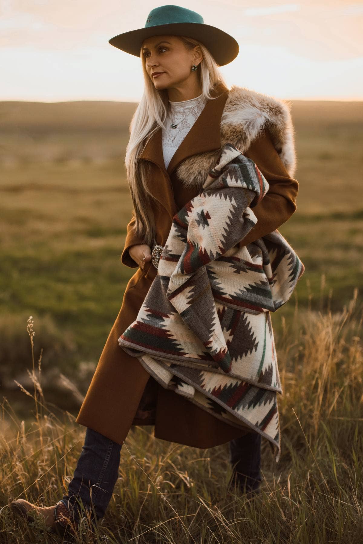 Meraki Movement - Wholesale Bedding Blanket - Inca Cloud Alpaca Throw Blanket4