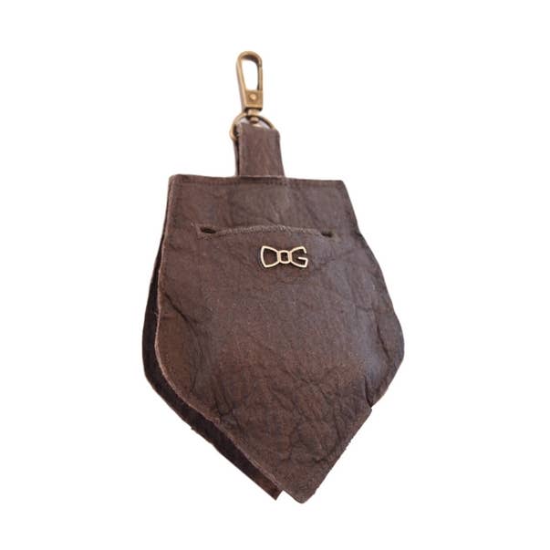 Braune Piñatex® Leckerlitasche – Stilvoll & Umweltfreundlich für Hunde für den Großhandel von FUNKY DOG