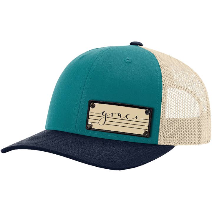 Casquette trucker Grace on Cream Teal, Birch & Navy pour la vente par Stryder Gear
