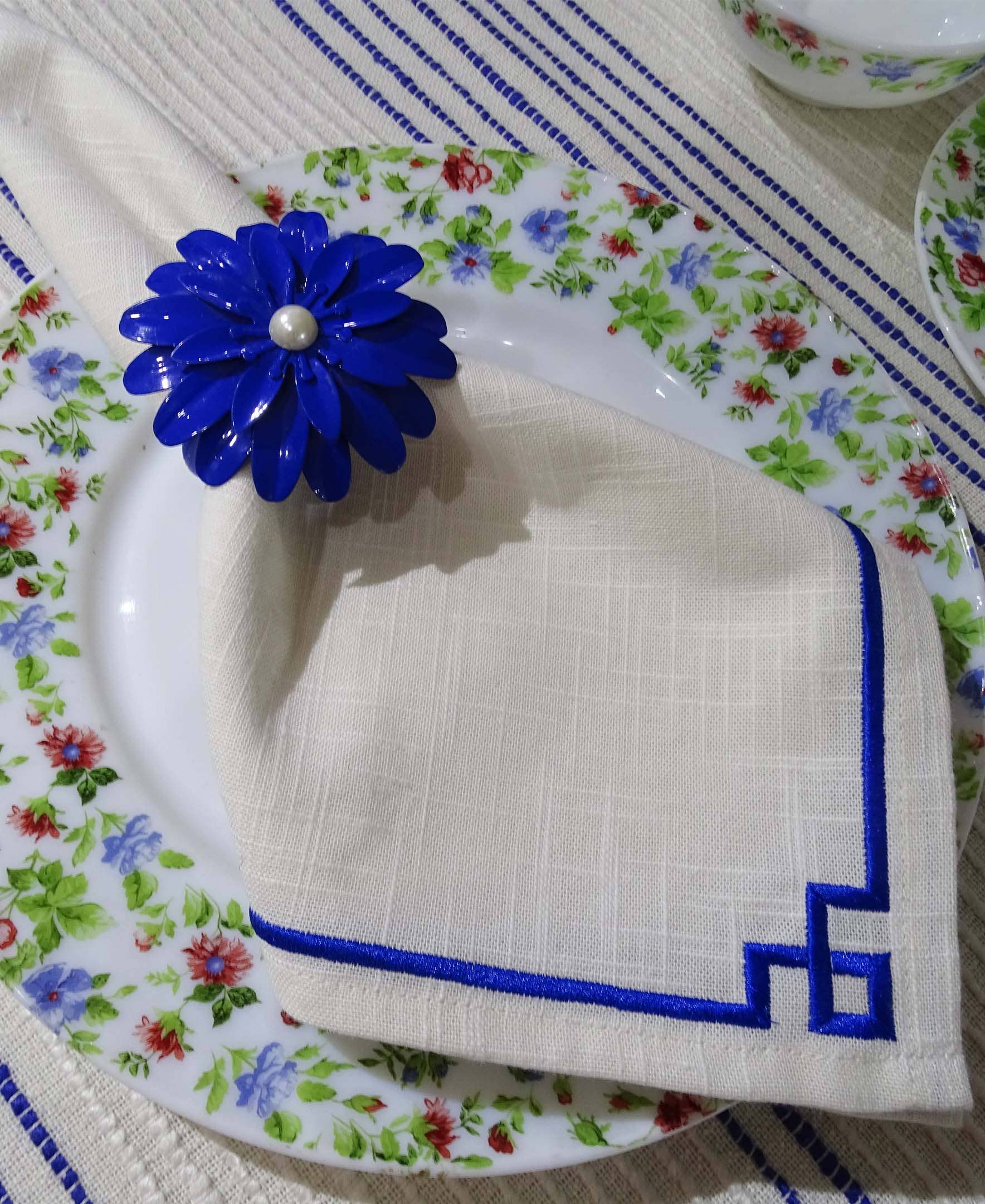 Vibhsa - Wholesale Dinner & Cloth Napkin - Cotton Napkins set of 4 for Dining Table Embroidered 20"x20"1