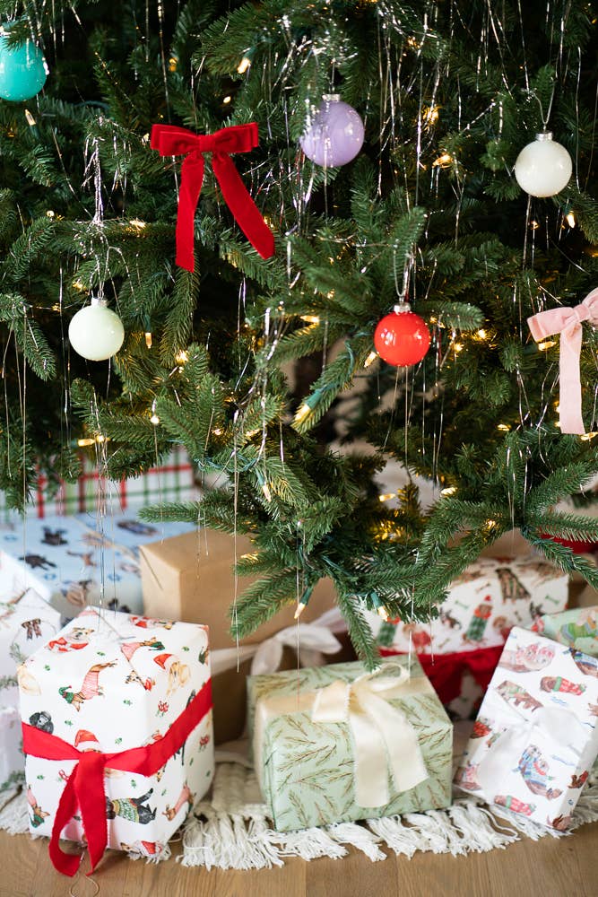 Lana's Shop – Großhandel Geschenkpapier in Bögen – Weihnachtsferien Hunde Geschenkpapier Einzelbogen2