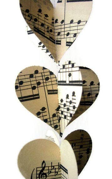 Montclair Made - Vente Fanion/guirlande - Guirlandes de cœurs en papier de partitions vintage7