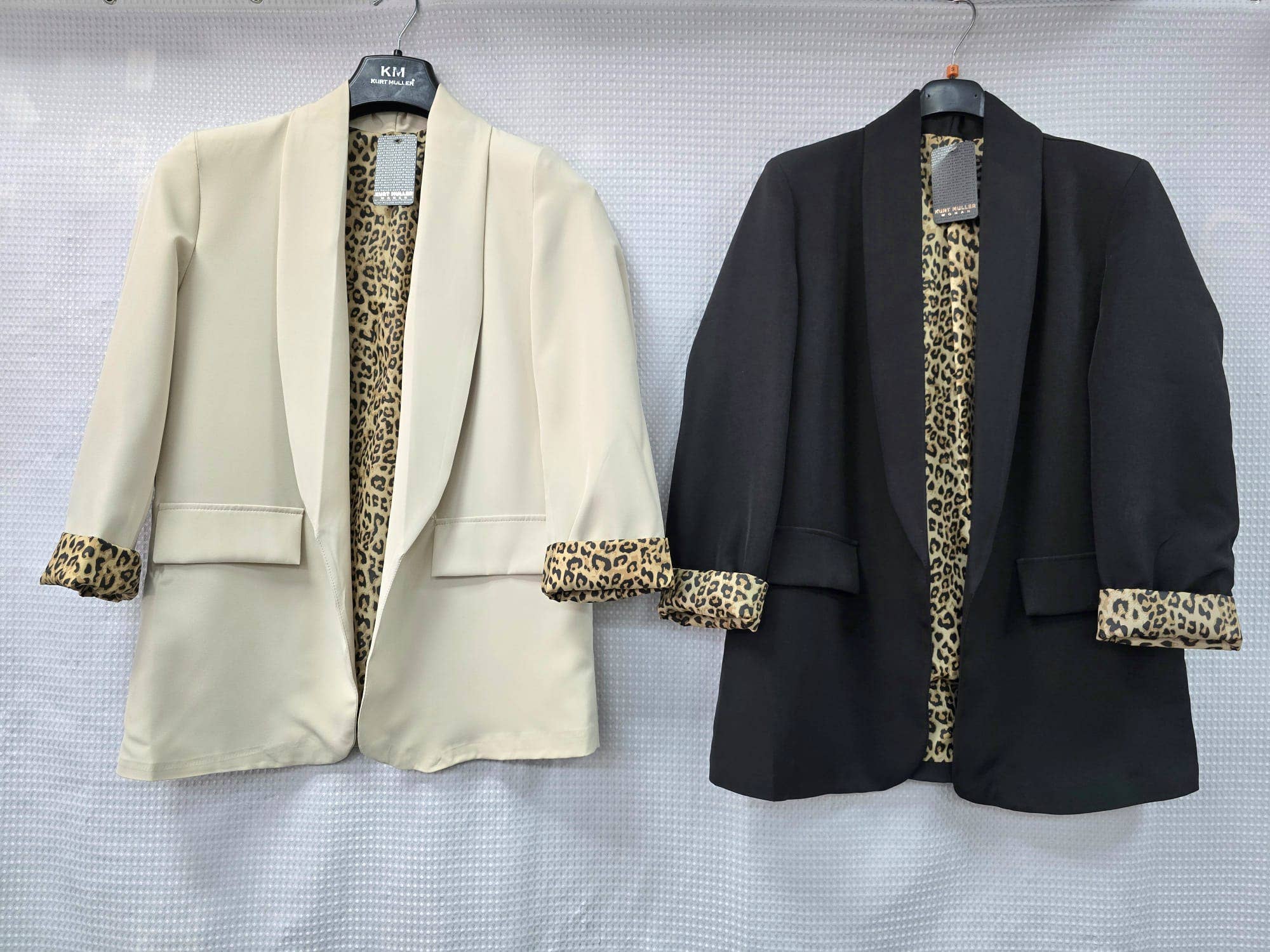 Kurt Muller – Großhandel Blazer – Damen – Blazer mit Leopardenbesatz und gekrempelten Ärmeln7