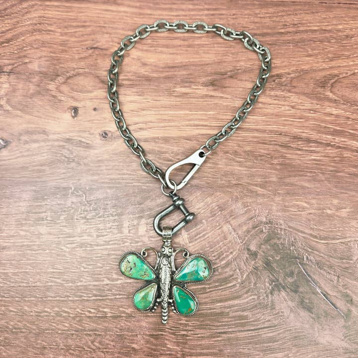 Collier chaîne pendentif papillon en argent tibétain turquoise pour la vente par ZINC Designs