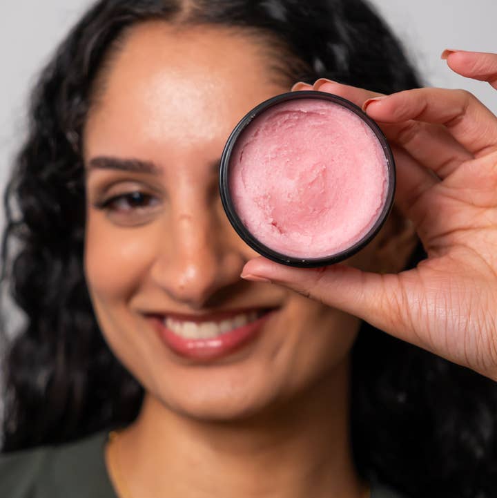 Liv Metta - Wholesale Body Scrub/Exfoliant - Exfoliating and Brightening Body Scrub2