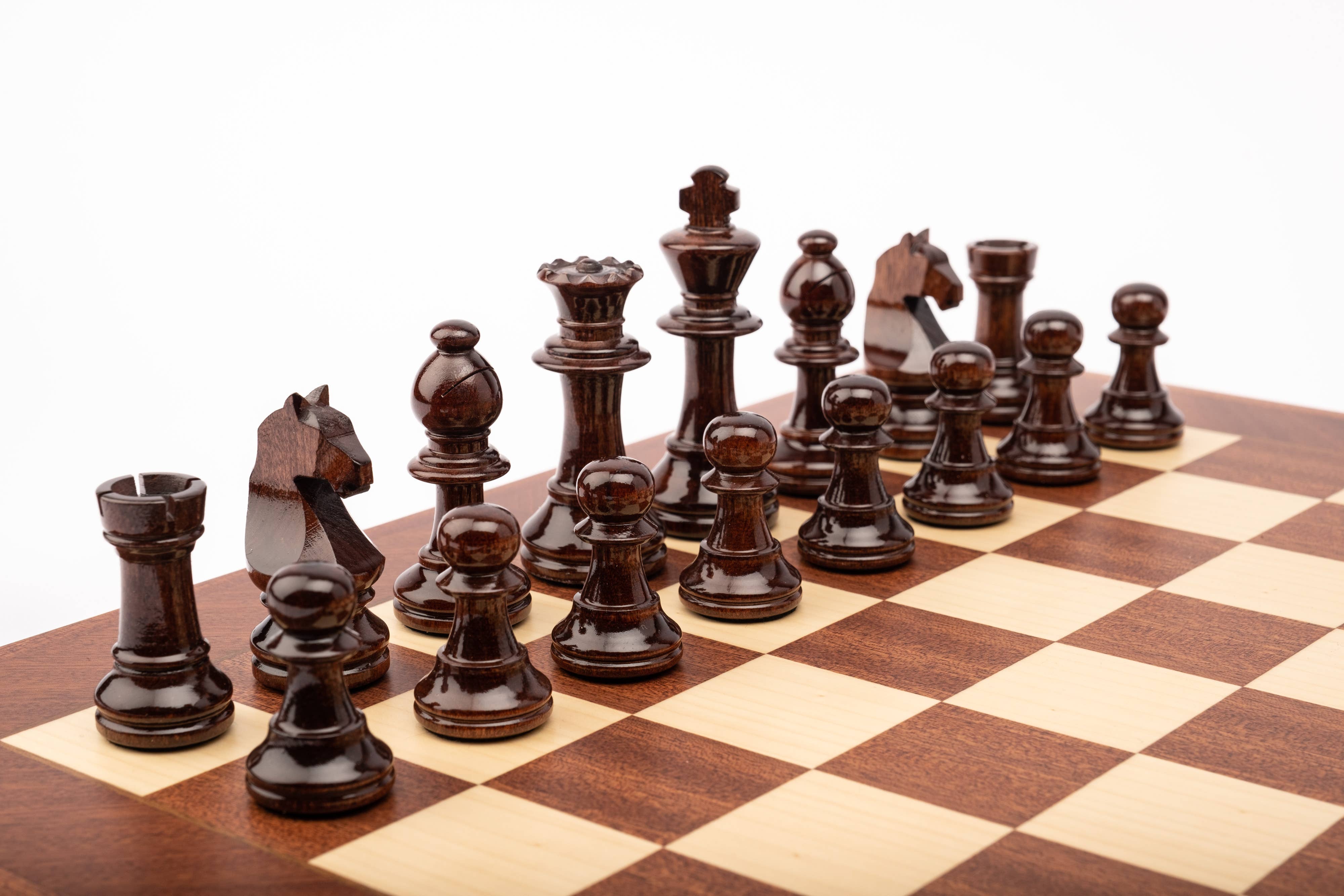 MORA CHESS – Großhandel Brettspiele – Staunton Europa Nr. 5 Schachfiguren – Mahagoni3