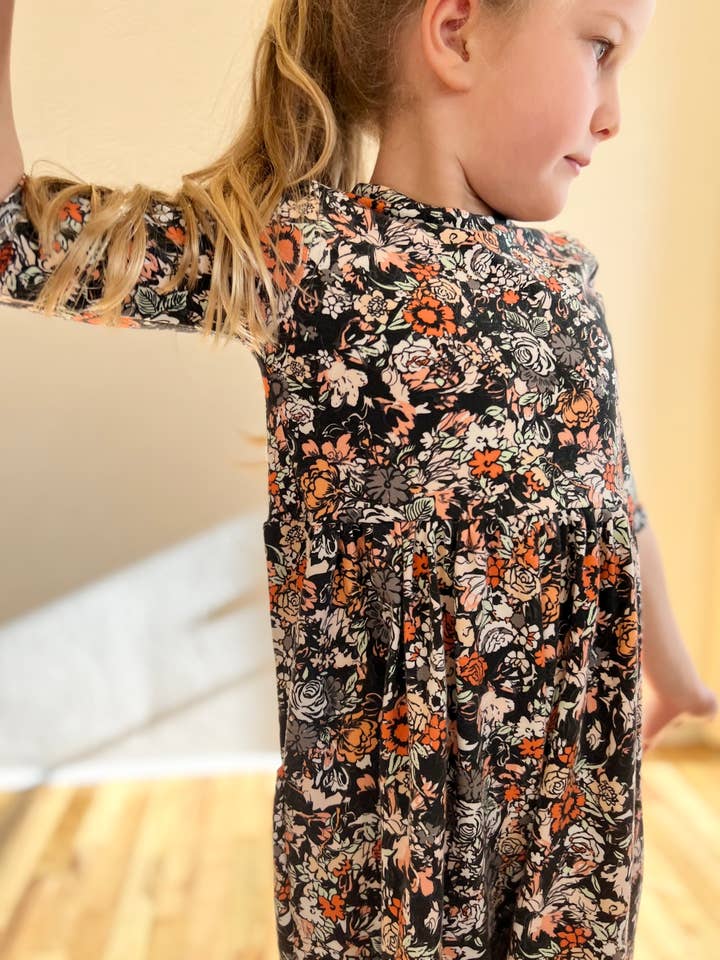 Combinaison en jersey de coton doux pour enfants pour la vente par Orange Lily Designs