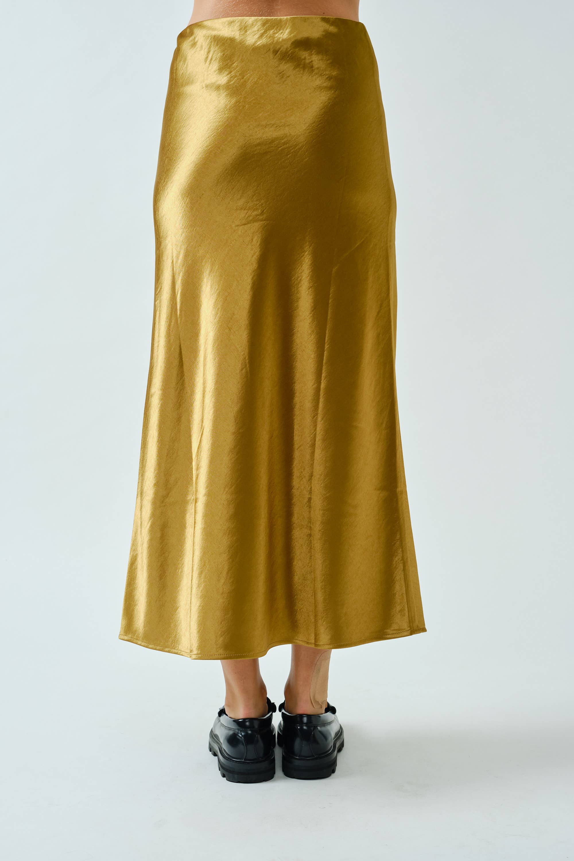 SPICE ALLEY – Engroshandel Nederdel - Dame – SA10002S - Satin Midi Nederdel1