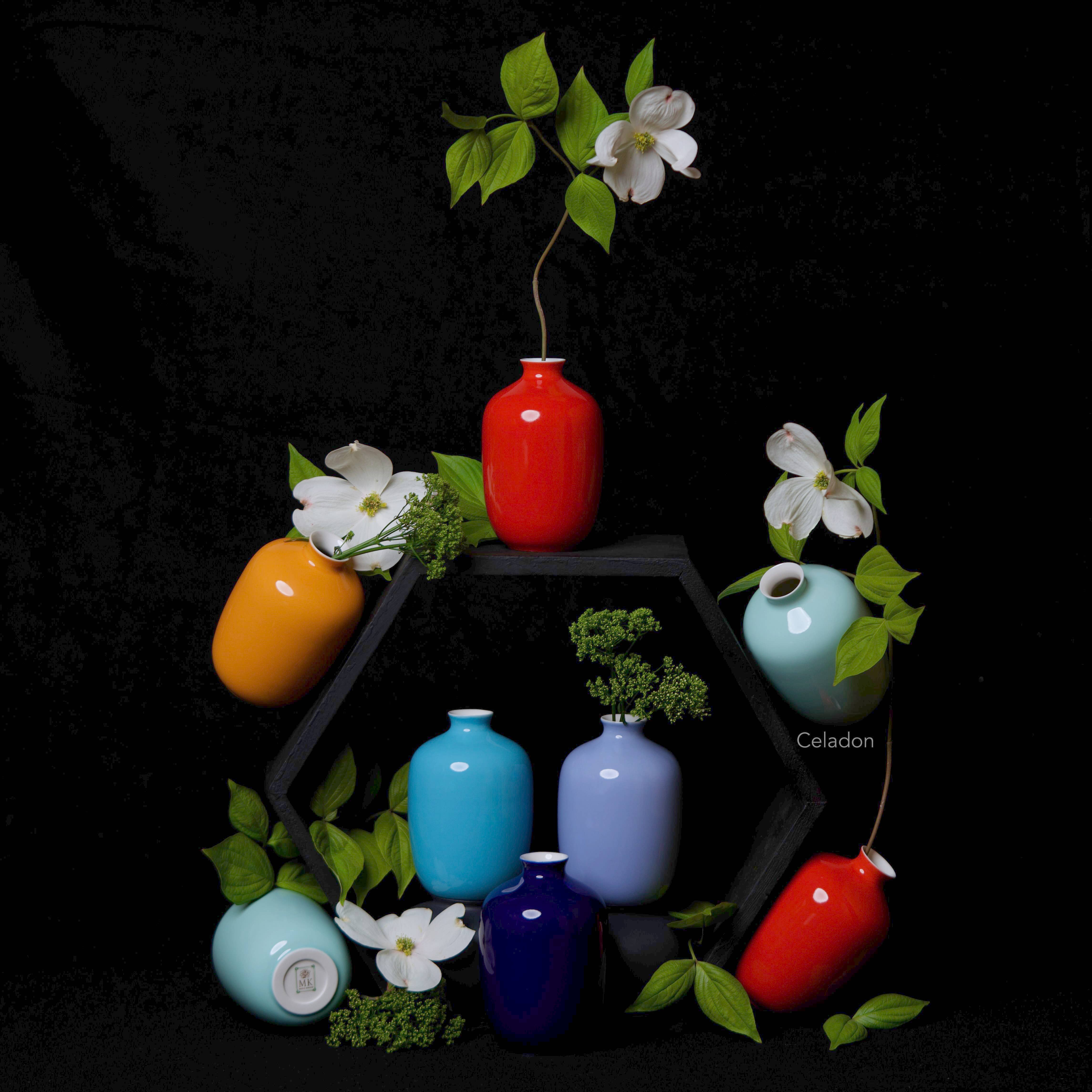 Middle Kingdom - Wholesale Vase - Glossy Porcelain Mini Plum Vase2