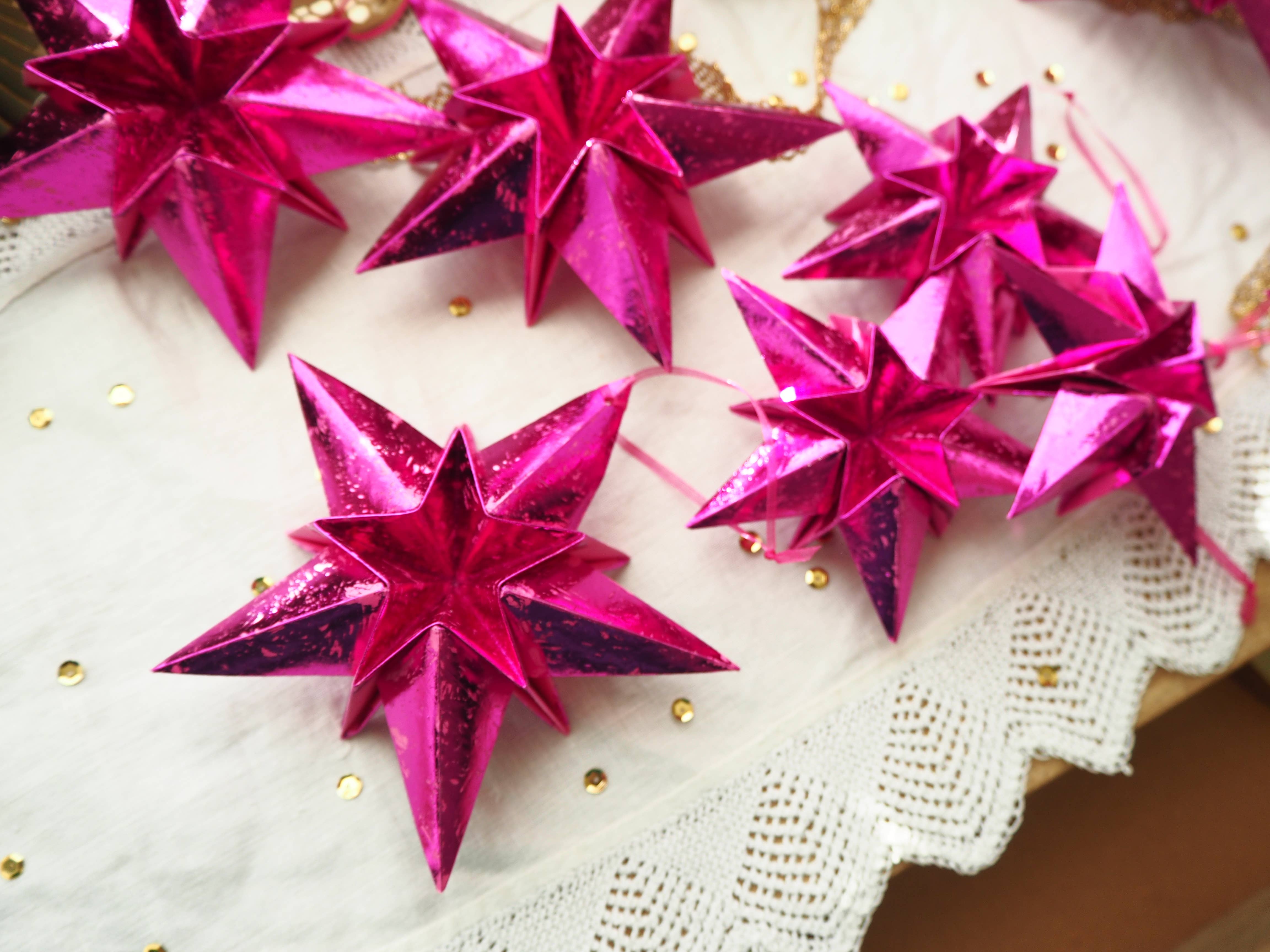 Joyful Array – Großhandel Weihnachtsschmuck – Weihnachtliche Origami-Sterne aus metallischem Pink6