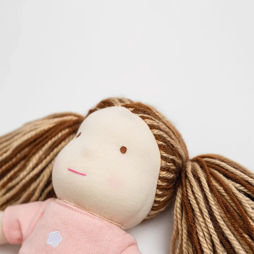 Lulujo Baby – Engroshandel Dukke - Børn – Waldorf-inspireret dukke – håndlavet, 25 cm, Min ven Madi2