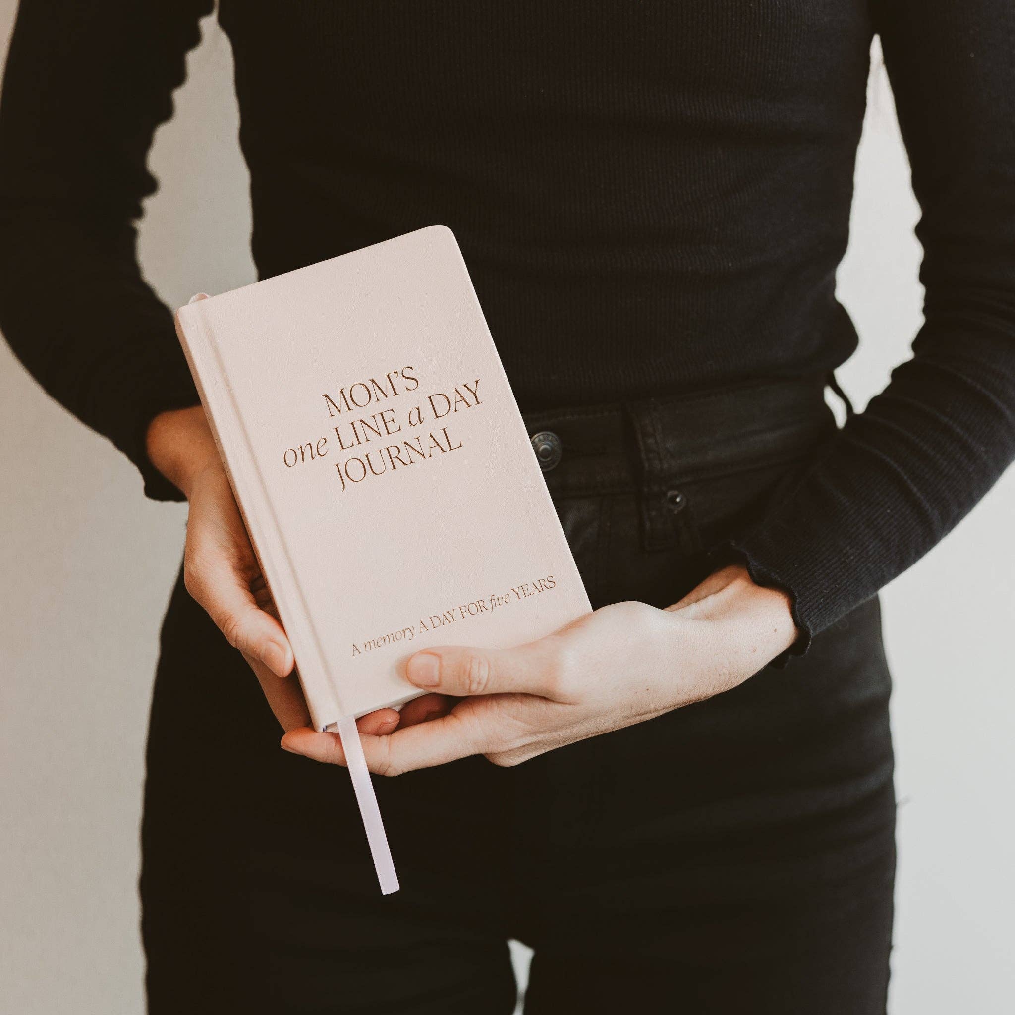 Sweet Water Decor - Wholesale Journal/Diary - Mom's One Line A Day Leather Journal - Mother's Day Gifts6