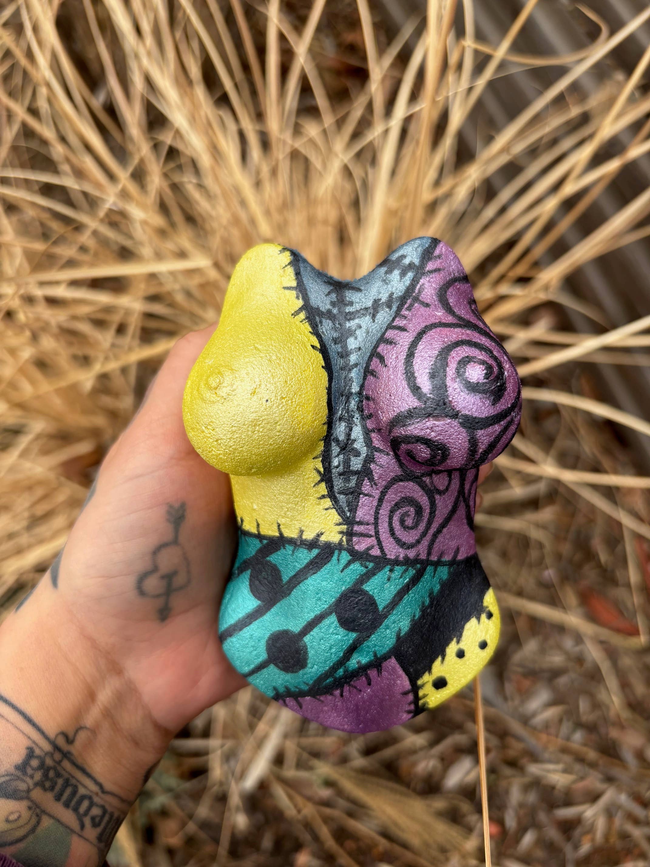 Skye Luna Beauty - Wholesale Bath Bomb/Fizz - Sexy Sally: Nightmare Before Christmas Bath Bomb