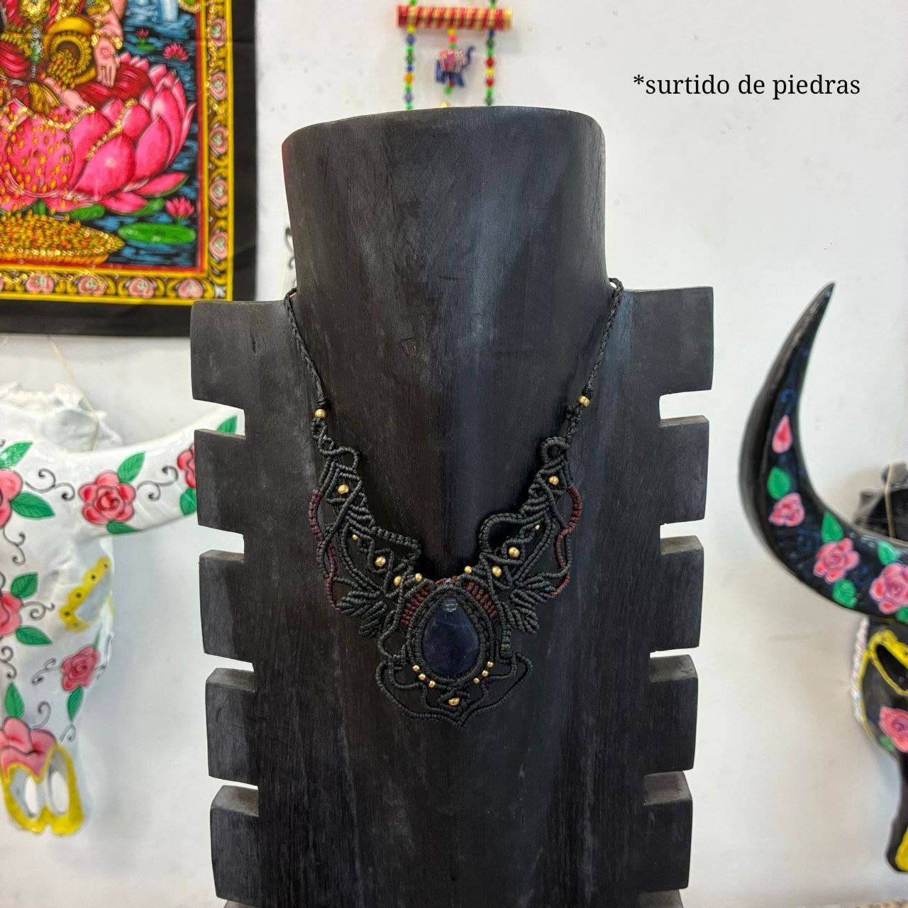 Hecho a mano - Vendita all'ingrosso Girocollo/collier - Collana colorata in macramè con pietra centrale4