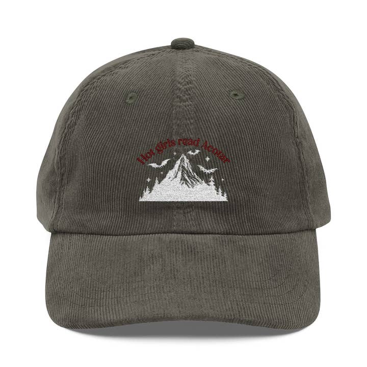 Hete Meiden Lezen ACOTAR - Vintage Corduroy Pet voor wholesale door MagicMerchEmporium