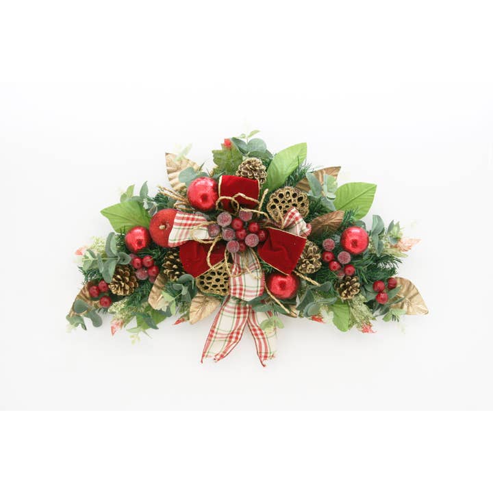 Swag d'eucalyptus à carreaux beige pour la vente par Seasonal by Contrast Inc.