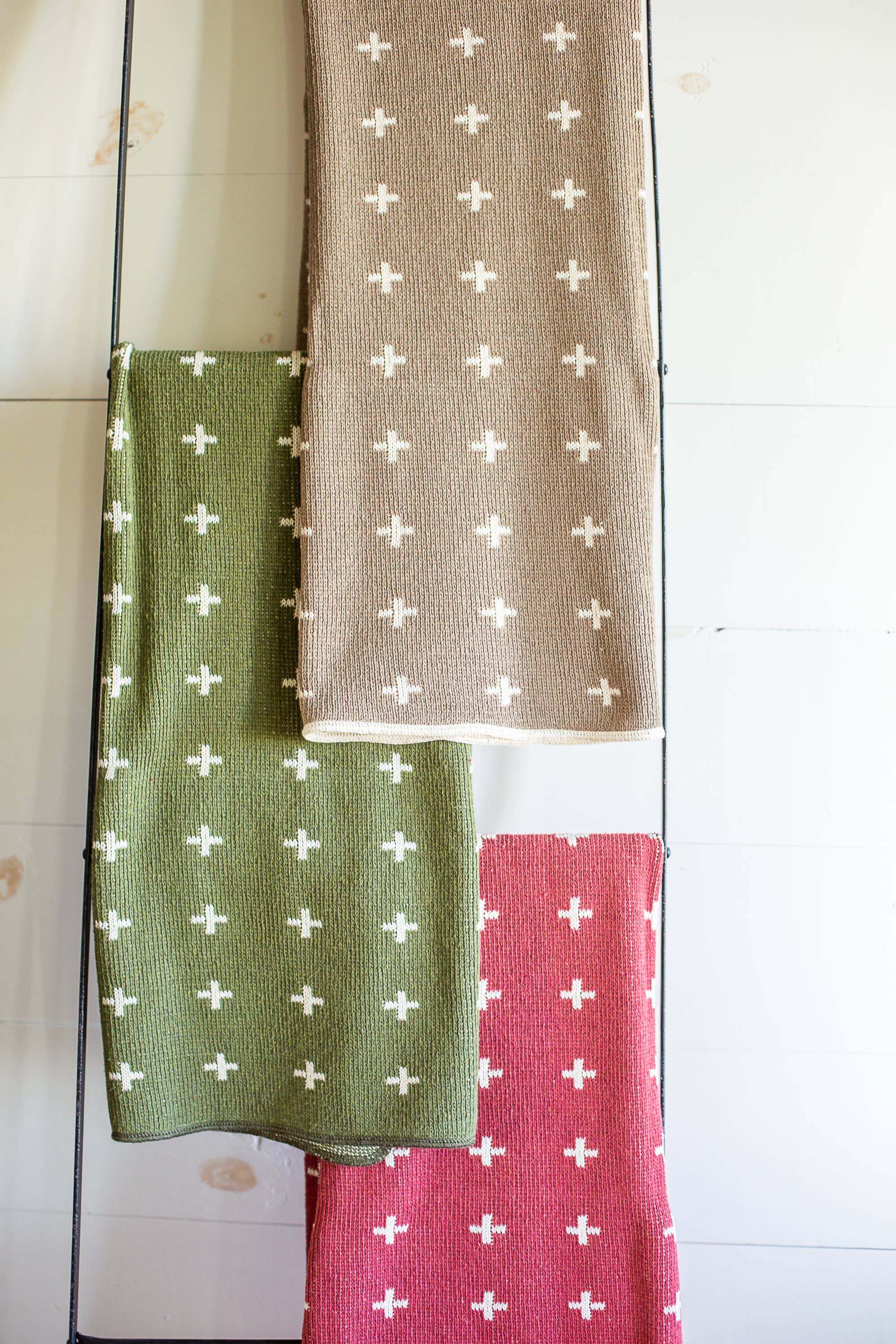 Modern Burlap - Wholesale Throw Blanket - Made in the USA | Mini Swiss Cross Knit Throw4