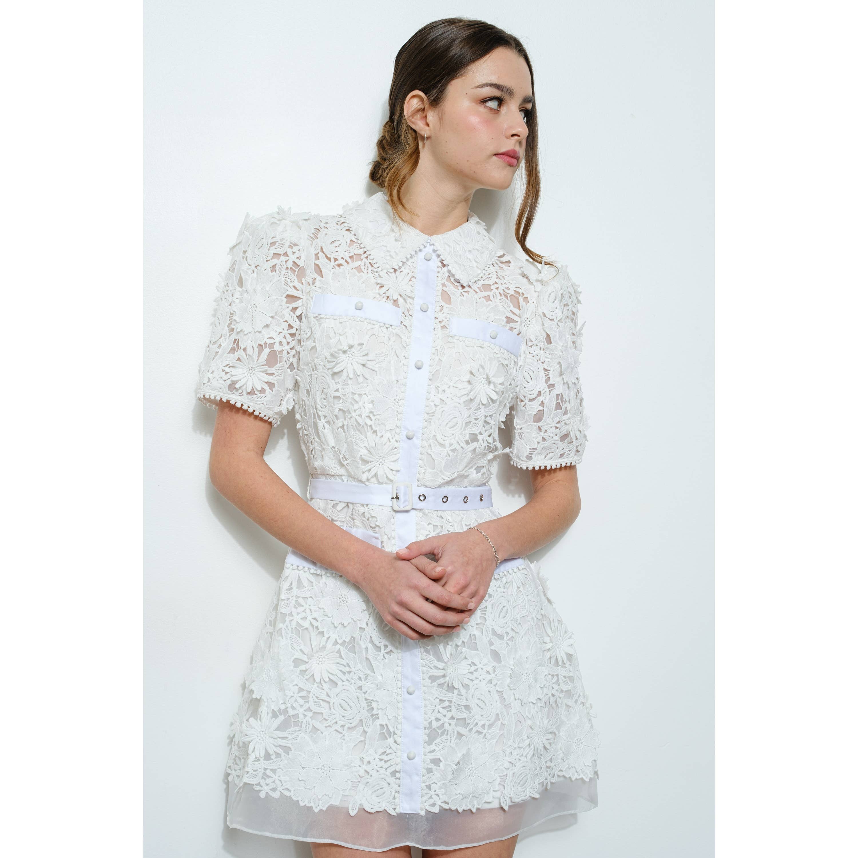 INA – Engroshandel Kjole - Dame – Kort pufærmet blomstret blonde minikjole med bælte14