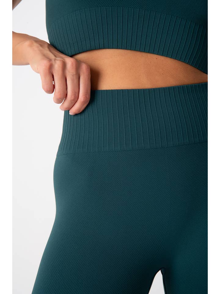 HEART and SOUL - Wholesale Activewear Set - Women's - Set Cross Donna Forest Green | Heart and Soul8