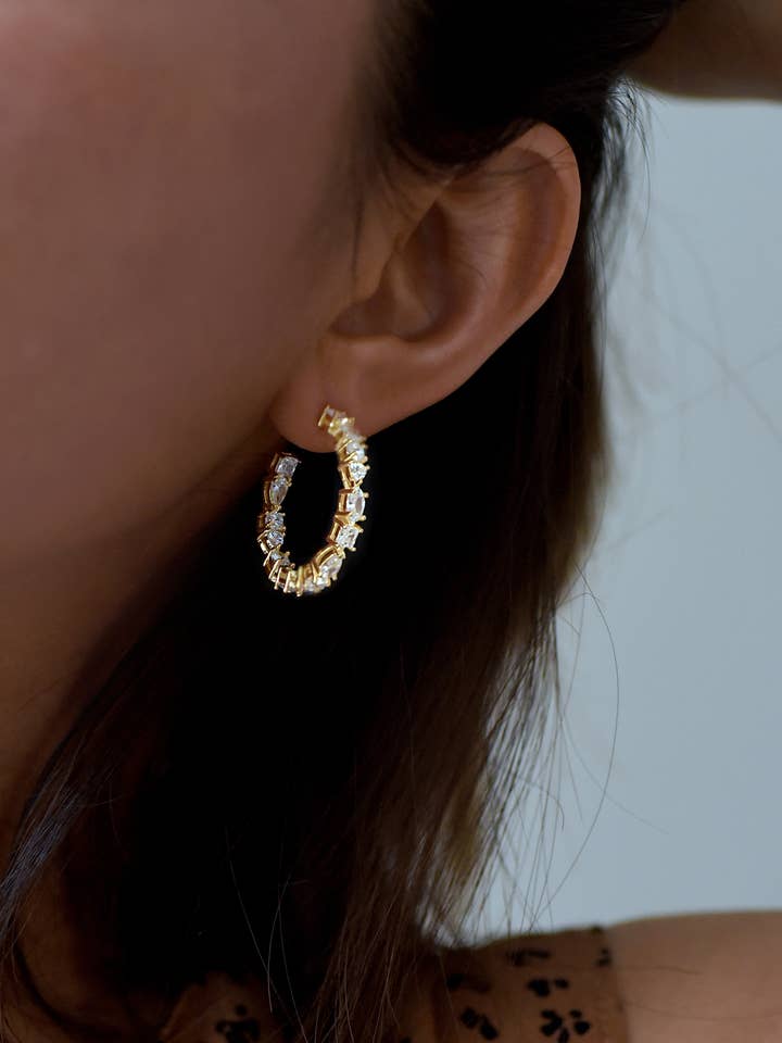 hoops aus 925er-Silber mit mehreren Zirkonen für den Großhandel von FELIX Z DESIGNS