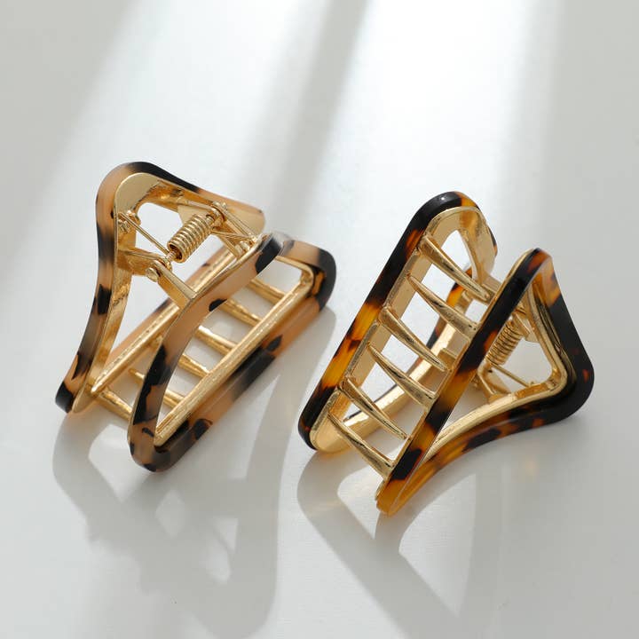 Assorted Amelie Core | Small Classic Triangle Metal Claw Clip for wholesale on Faire