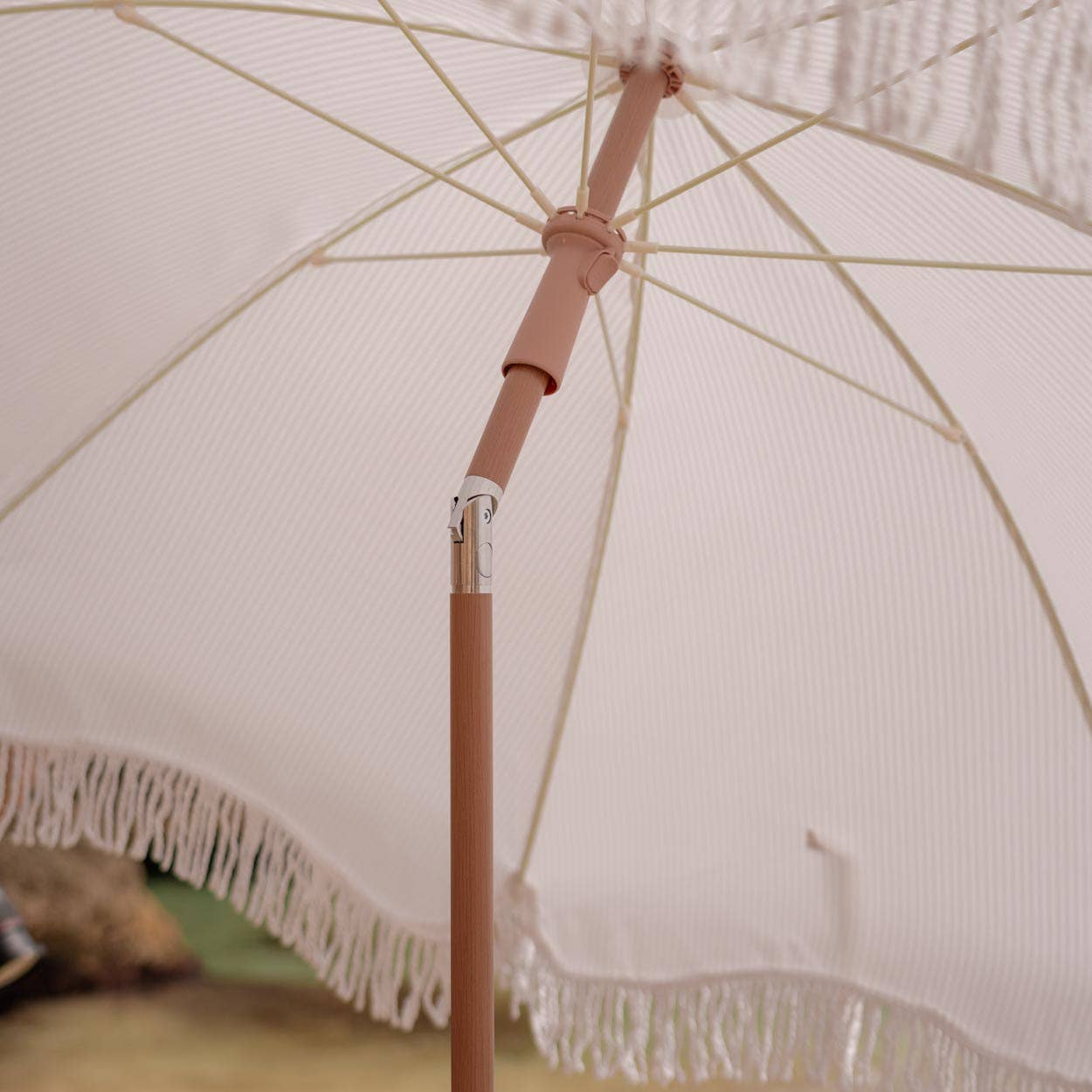 Flamingueo – wholesale Umbrella – Women's – Beige umbrella with white stripes8