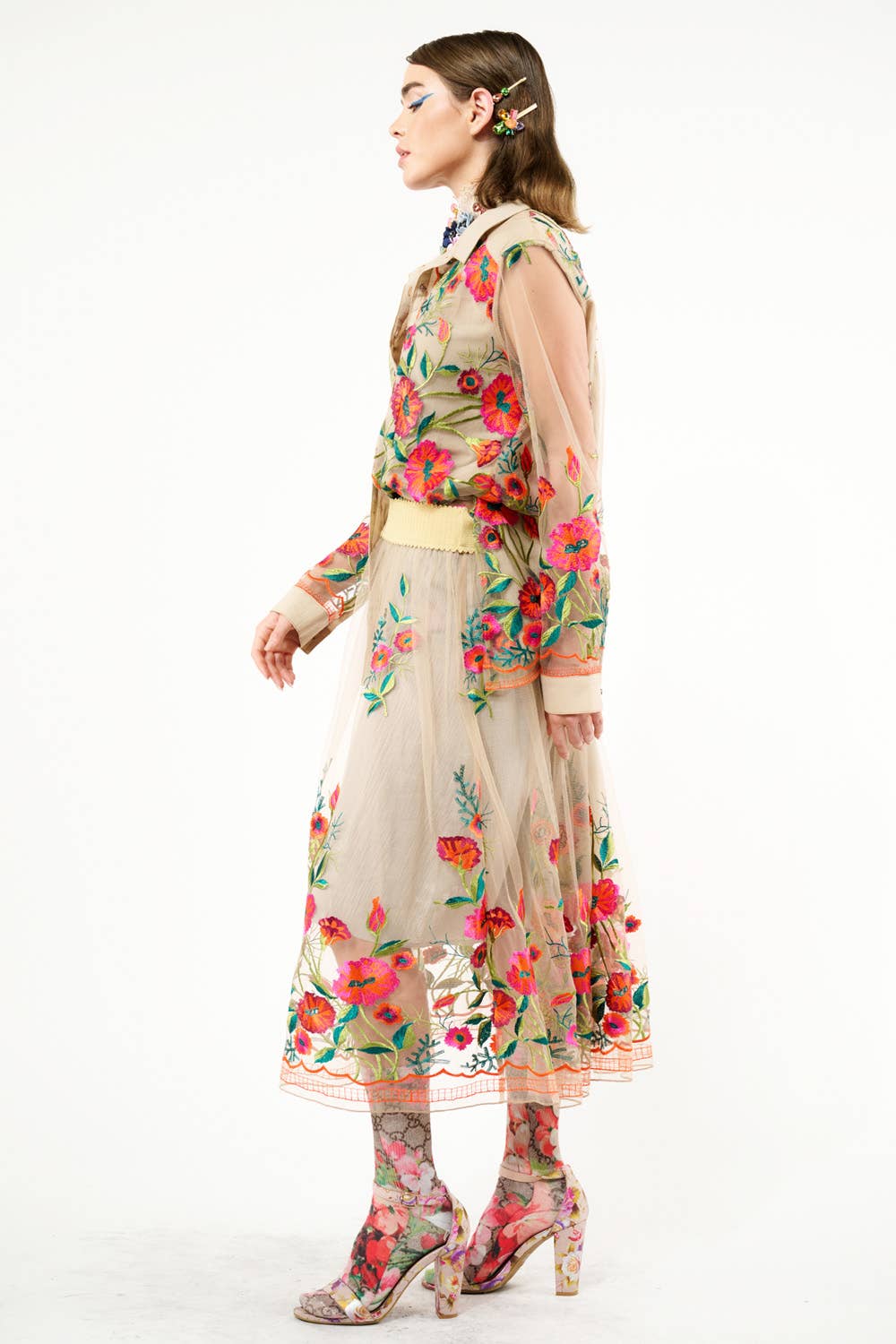 Blu Denim Camicia vintage con ricamo floreale di tulipani in vendita all'ingrosso su Faire25