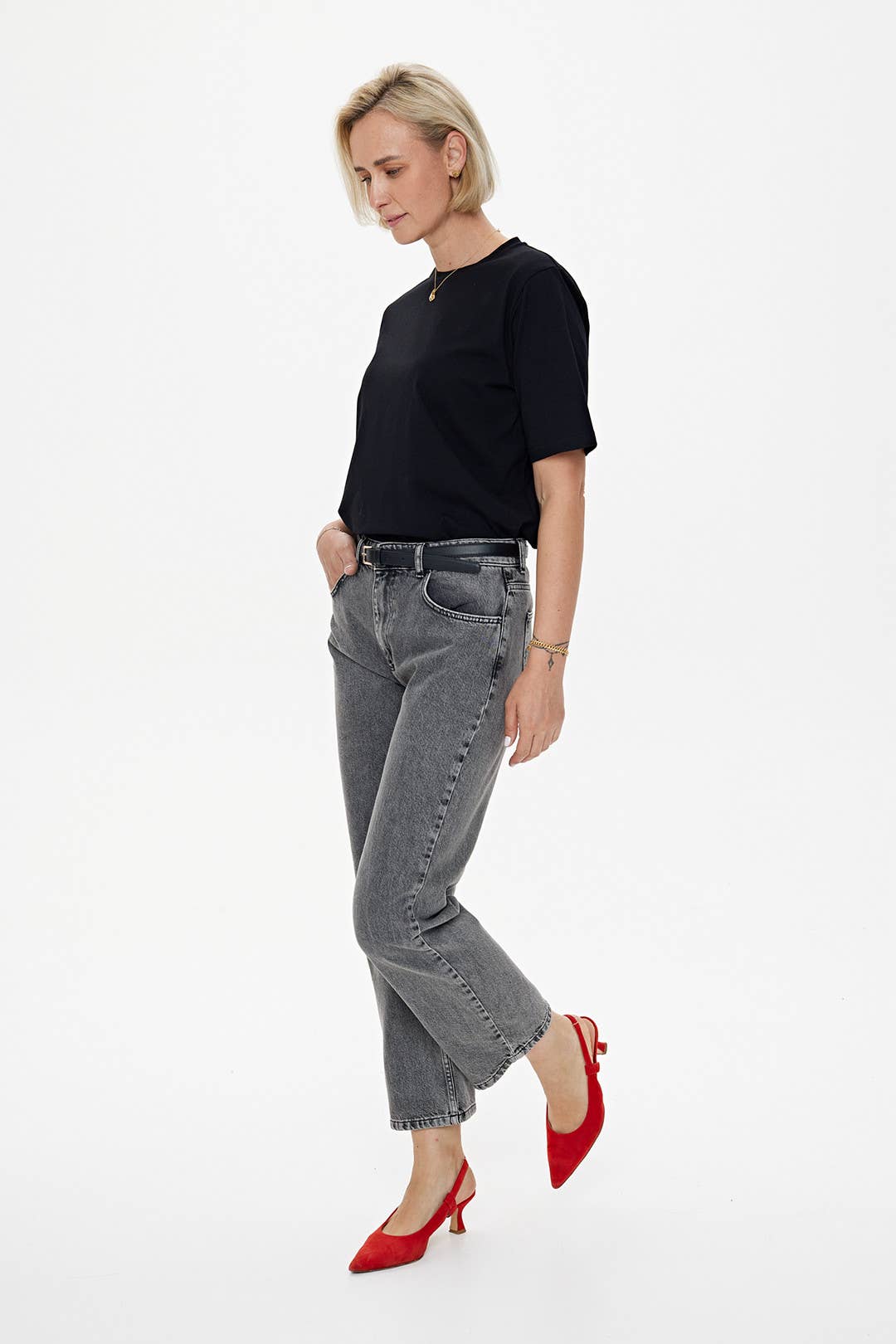 CAPSULE by Agnė Gilytė - Wholesale Jeans - Women's - Jeans 'LA PARISIENNE' | flattering slim fit gray