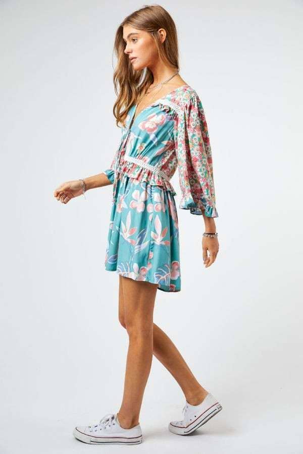 Davi & Dani – wholesale Romper – Women's – PLUS FLORAL TIE FRONT BACK FLARED SLEEVE ROMPER17