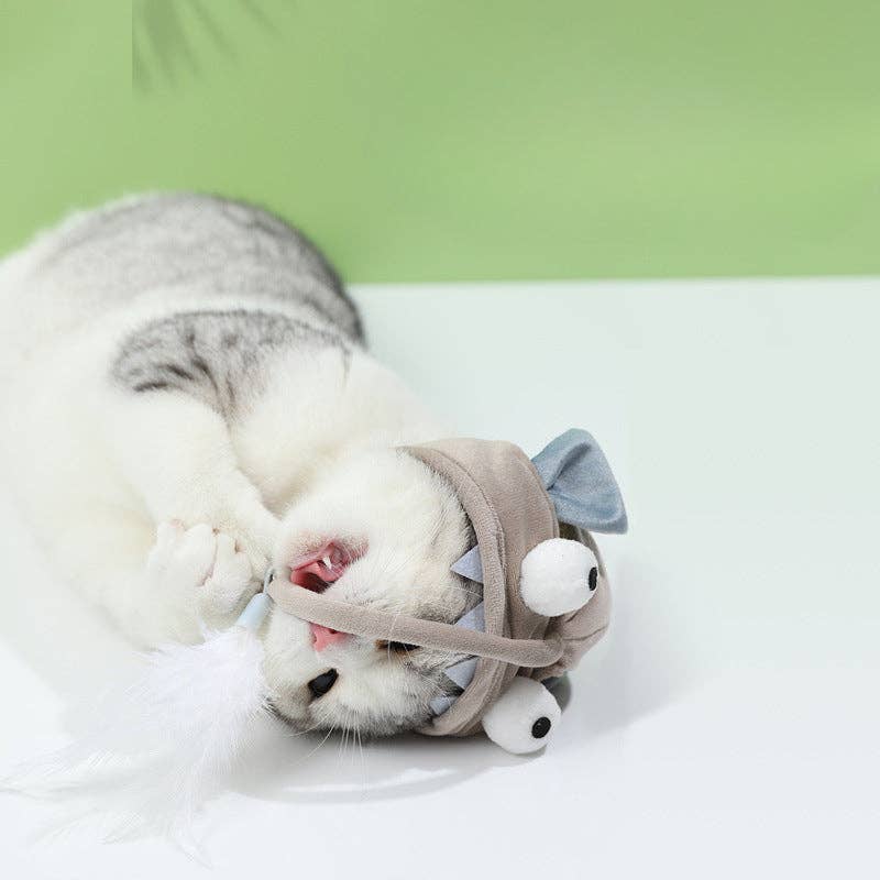 Cheerhunting – Großhandel Haustiermütze – Hund – Cheerhunting Federhut für Katzen mit Dino-Design und Spielzeug9