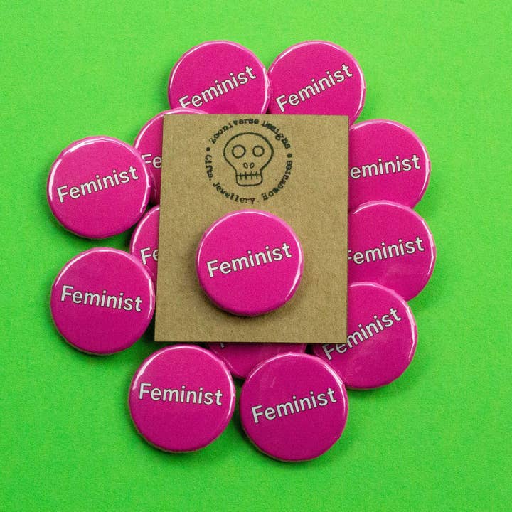 Badge bouton féministe 25 mm pour la vente par Zooniverse Designs